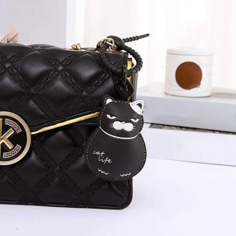 Fashion Pu Leather Cat Keychain Black Cartoon Car Key Pendant Charm Couple Keyring W251021