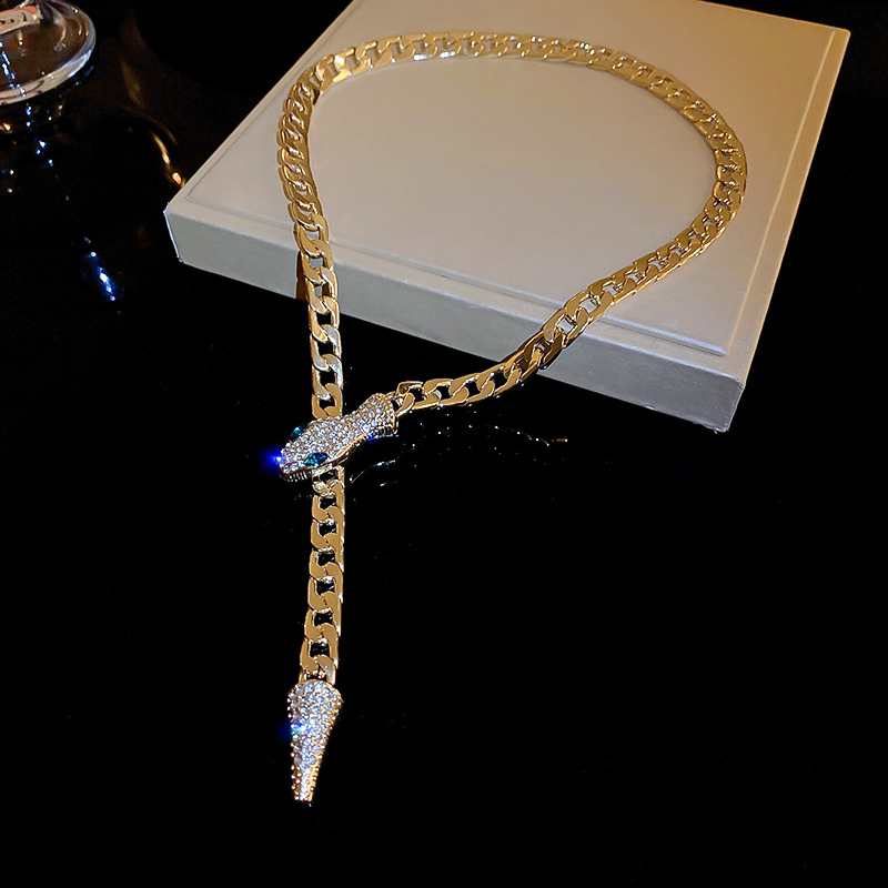 Exaggerated Rhinestone Necklace Personality Creative Minimalist Clavicle Elegant Heavy Craft High-end Sweater Chain - view 6
