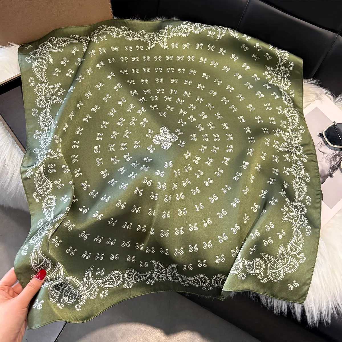 NEW Paisley Square Scarf Women Satin Shawl Wrap Hijab Female Hair Luxury Headkerchief Four Seasons Beach Sun Protection Bandana W251021