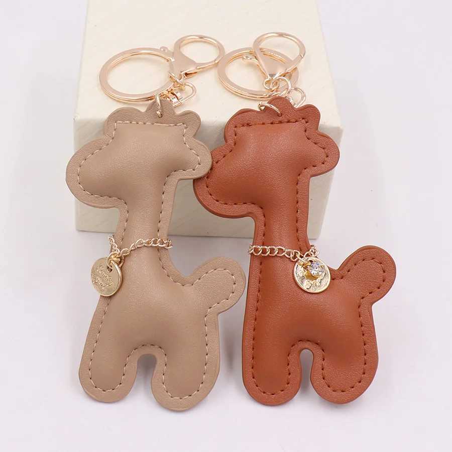 Fashion Leather Giraffe Keychain Cute Animal Pendant Women Couple Car Backpack Key Chain Charm Jewelry Gift W251021