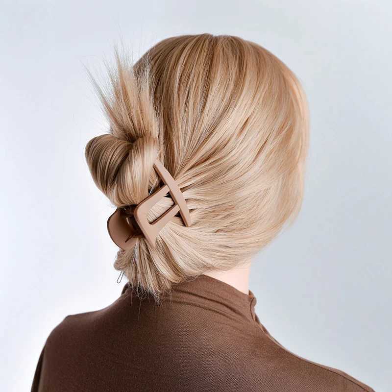 Retro HighEnd Matte Solid Color Resin Hair Clip For Women Stylish Straight Hairpin Shark Clip Hair AccessoryW254021