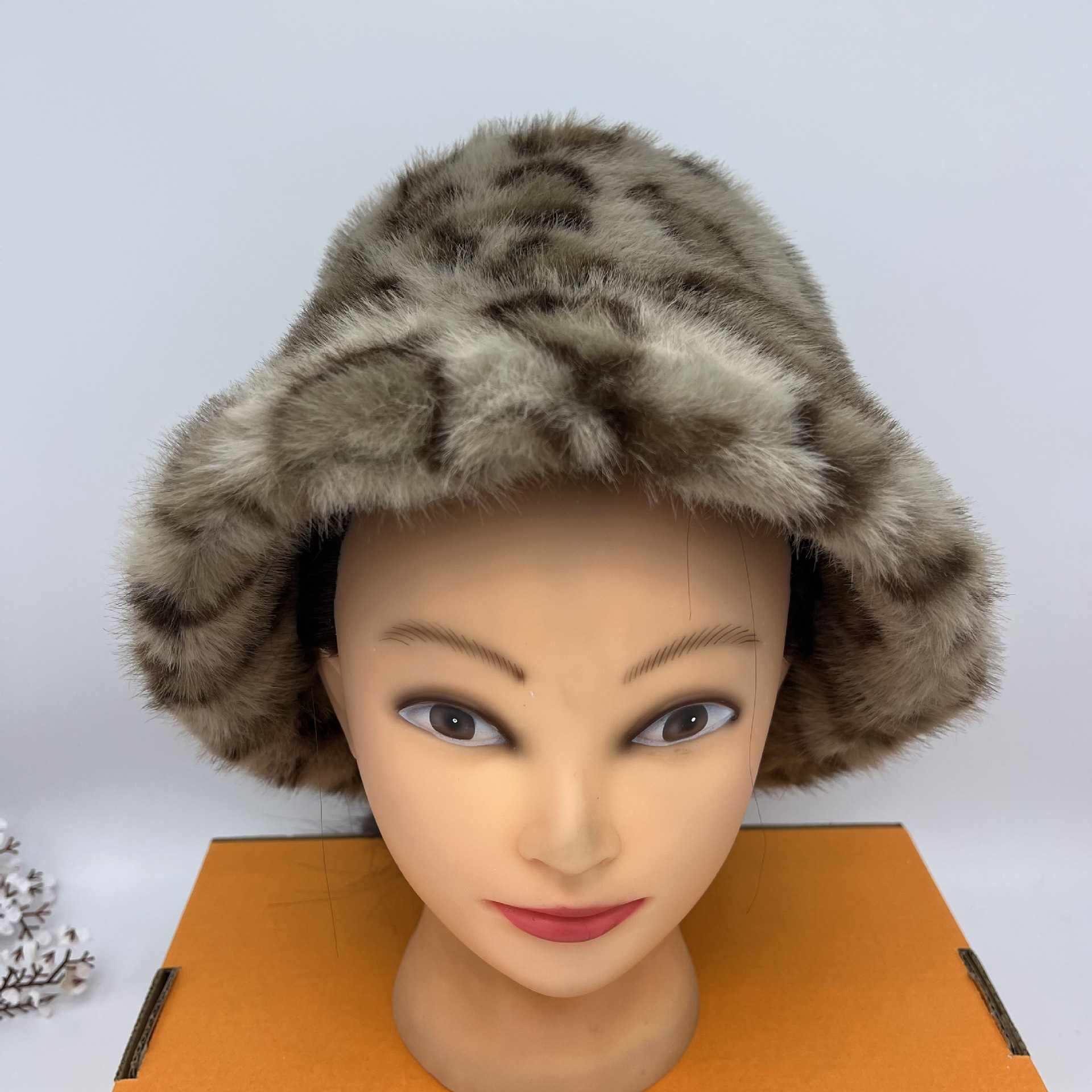 2024 New Hat Winter Shopping Plush Thickened Fisherman Hat Ear Protection Versatile Multicolor Warm Bucket Hat for Women H251020