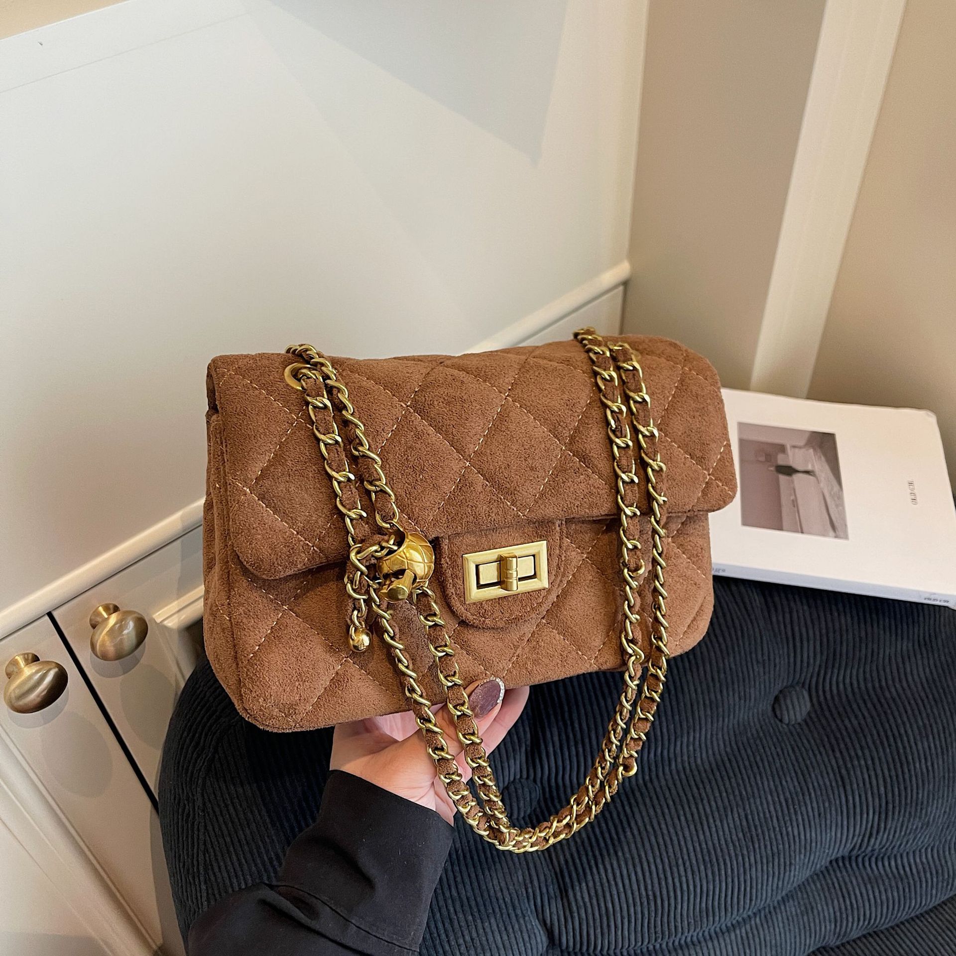 Designer bag 2025 hot fashionable versatile commuter flap bag with diamond lattice underarm shoulder bag for woman black coffee khaki brown