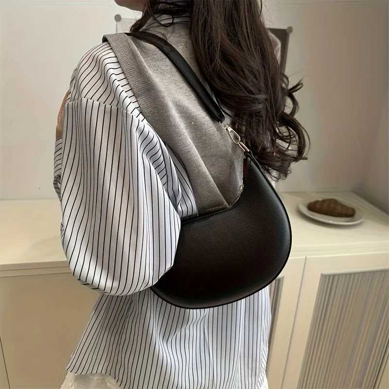 WomenS Handbag Luxurious Crescent Shaped Crossbody Bag with Detachable Adjustable Shoulder Strap for Casual Or Formal OccasionsXJ251021