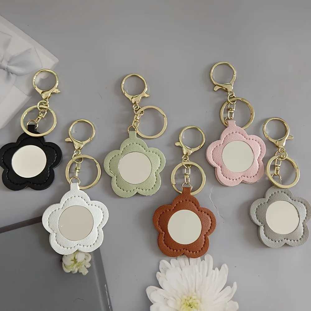 6pcs Floral Faux Leather Cute Keychain Mirrors Makeup Accessories Portable Makeup Keychain Accessories Key Chains for Women W251021