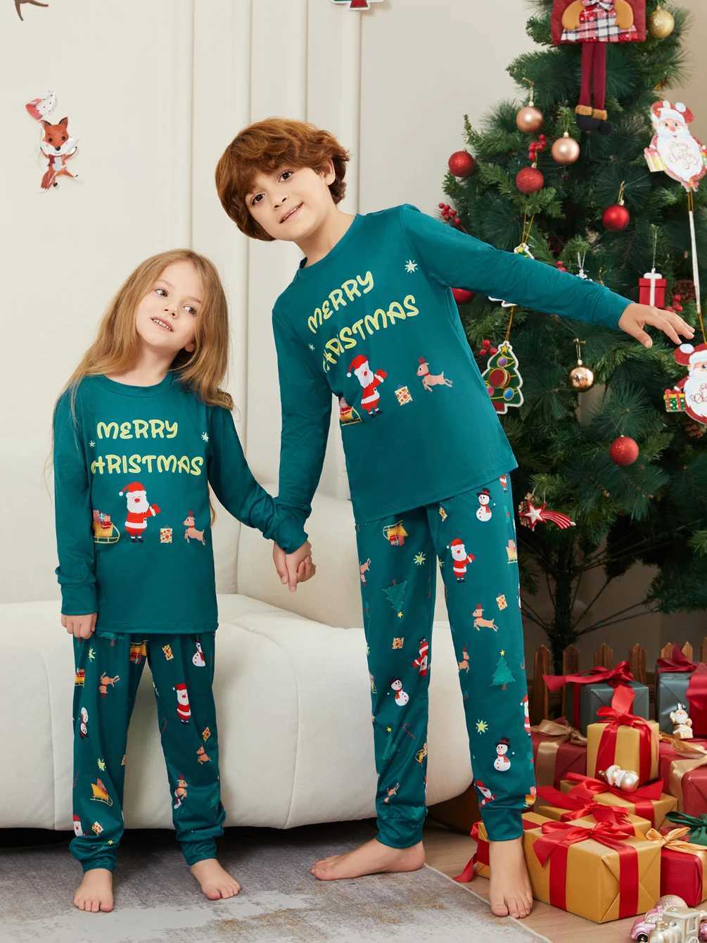 Merry Christmas Cartoon Pattern Mom Dad Kids Matching Pajamas Set 2 Pieces Suit Baby Romper Soft Loose Xmas Family Look Pyjamas L251021E4ND