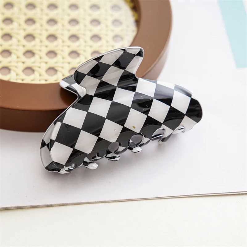 Top Selling Hollow Geometric Temperament Acetic Acid Hair Claw Clips Black and White Grid Pattern Hair Accessories GiftsW254021