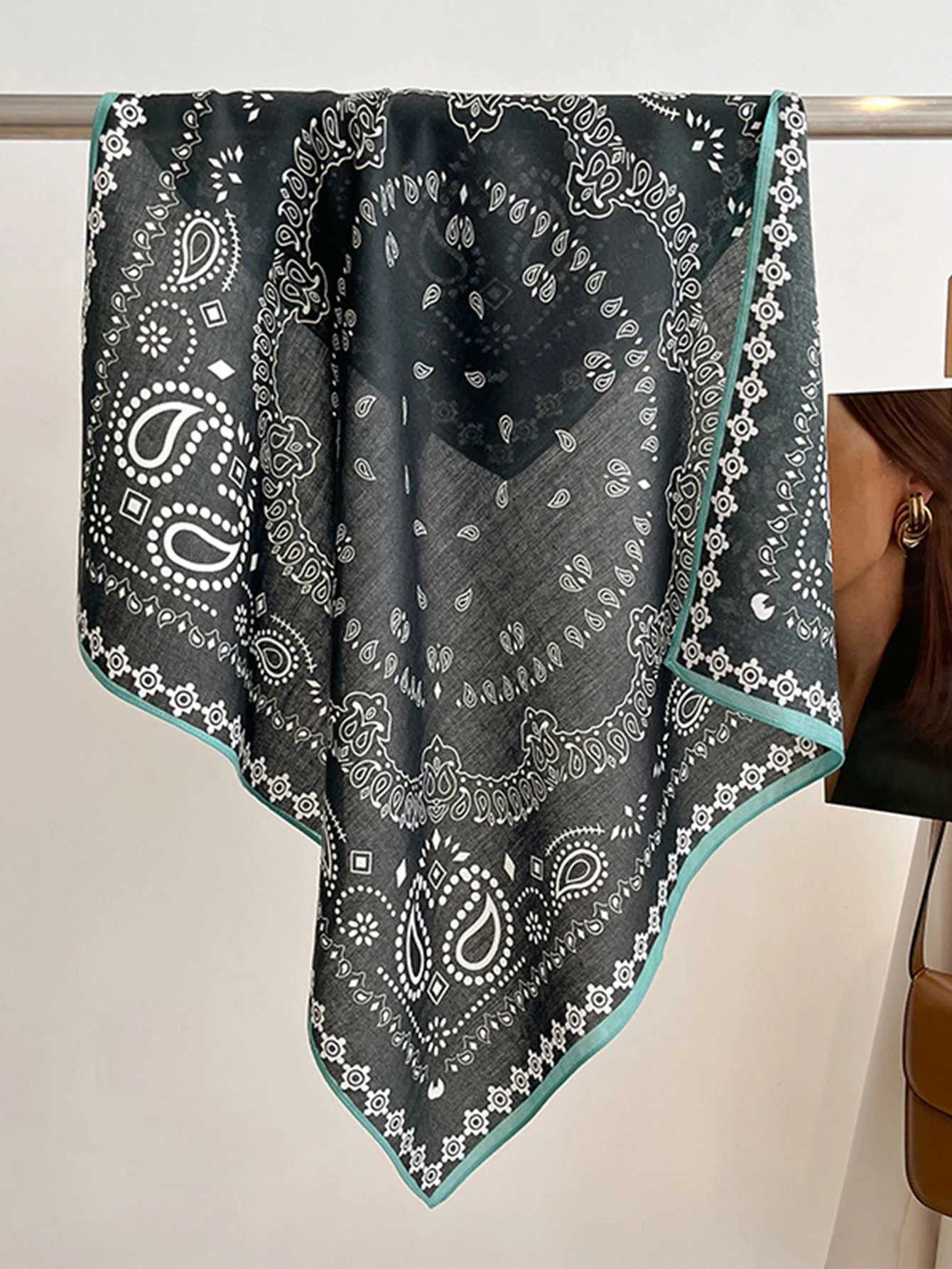 70cm Cashew Print Square Scarf Wens Breathab Imitation Silk Band Luxury Fa Neckerchi Fashion Hijab SpringSummerW251021