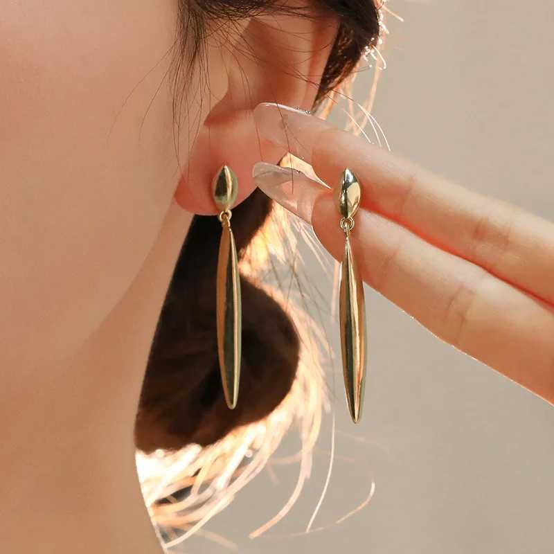 Trendy Long Water Droplets Dangle Earrings for Women Golden Color Metal Oval Drop Earrings Vintage Simple Geometry Jewelry Gift J251021