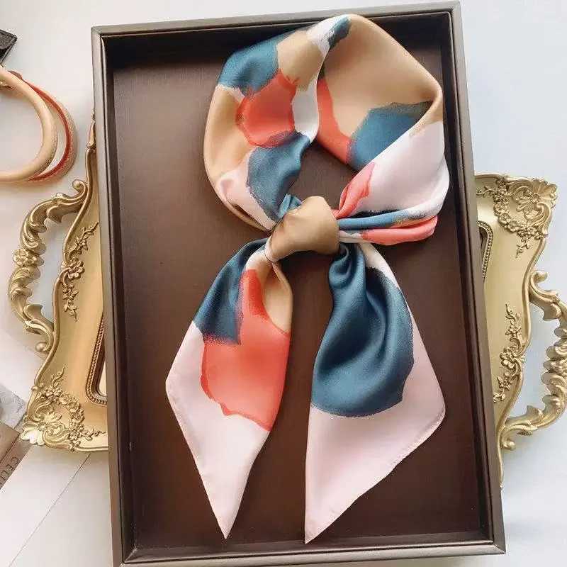 New 2025 Designer Scarfs Luxury Silk Square Scarf for Women Fashion Lady Hair Bands Ribbon Headband Accessories Bandana W251021