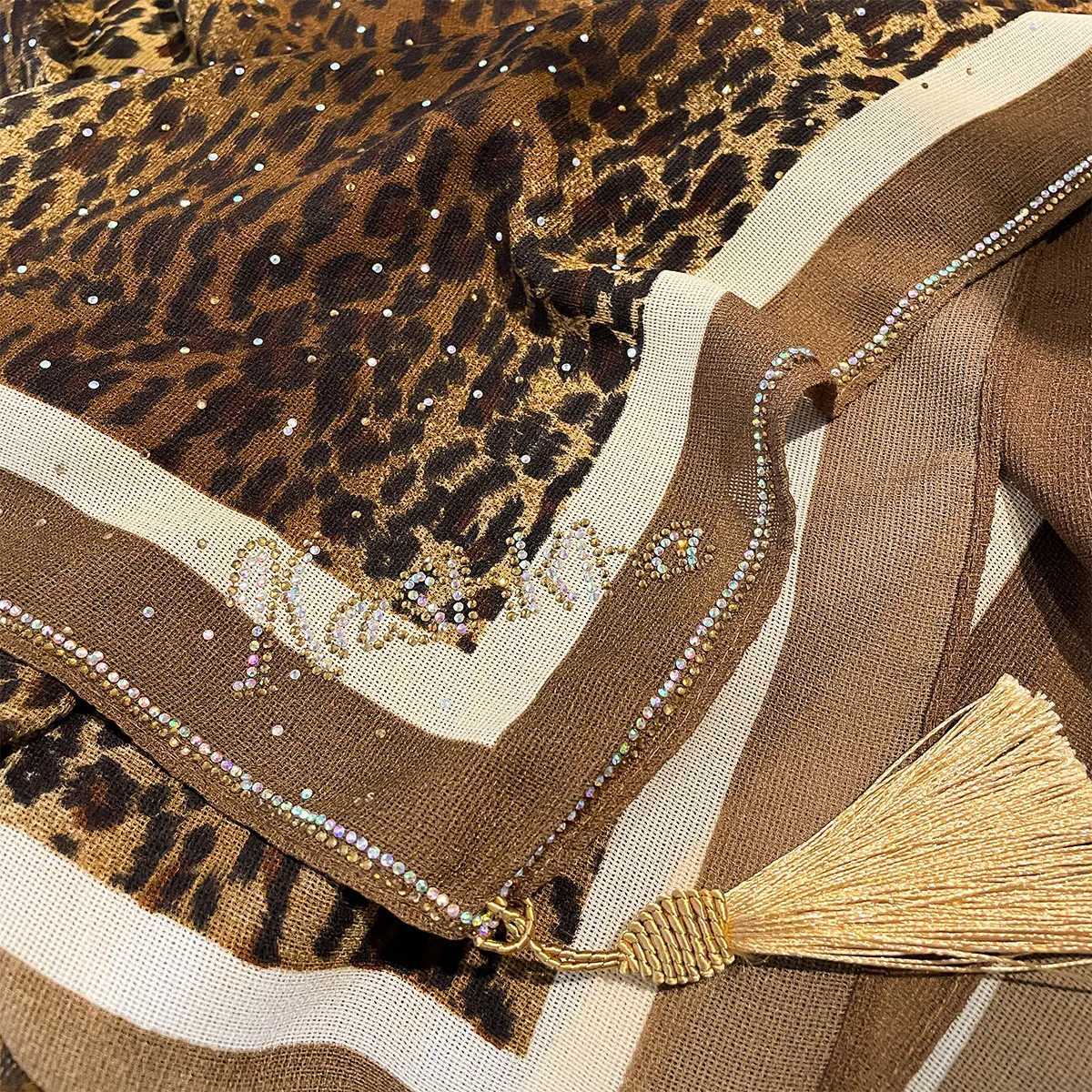 Luxury opard Print Satin Silk Square Scarf for Wen Shawl Hijab Neckerchi Fa Hair band Fashion Wrap Bandana NewW251021