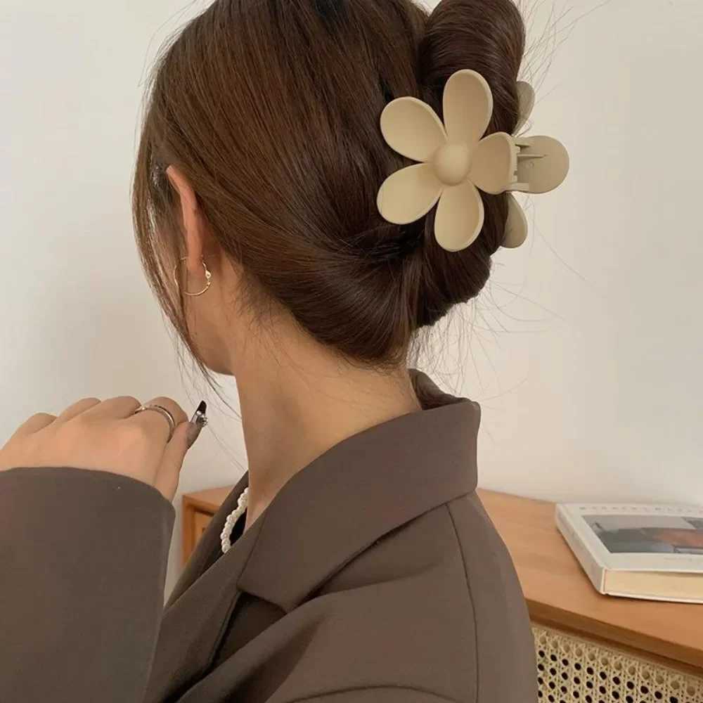 Large Flower Claw Clips For Women Fashion Hair Claw Hair Clamps Girls Matte Hairpins Sweet Headwear Barrette Hair AccessoriesW254021