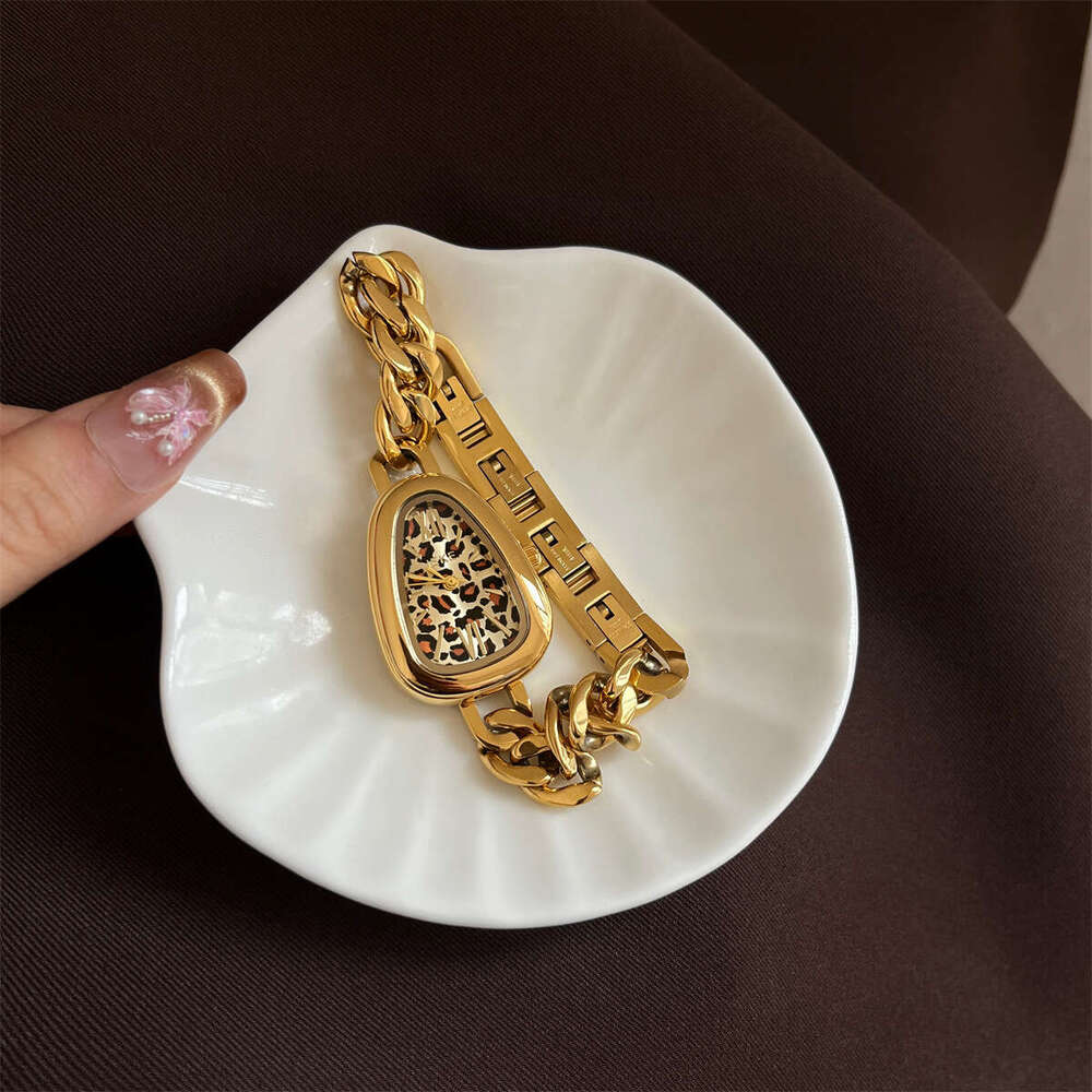 Snake Head Anchor Red Leopard Print Steel B for Women Designer Commuting Light Luxury Simple High-end Quartz Design Women's Watch