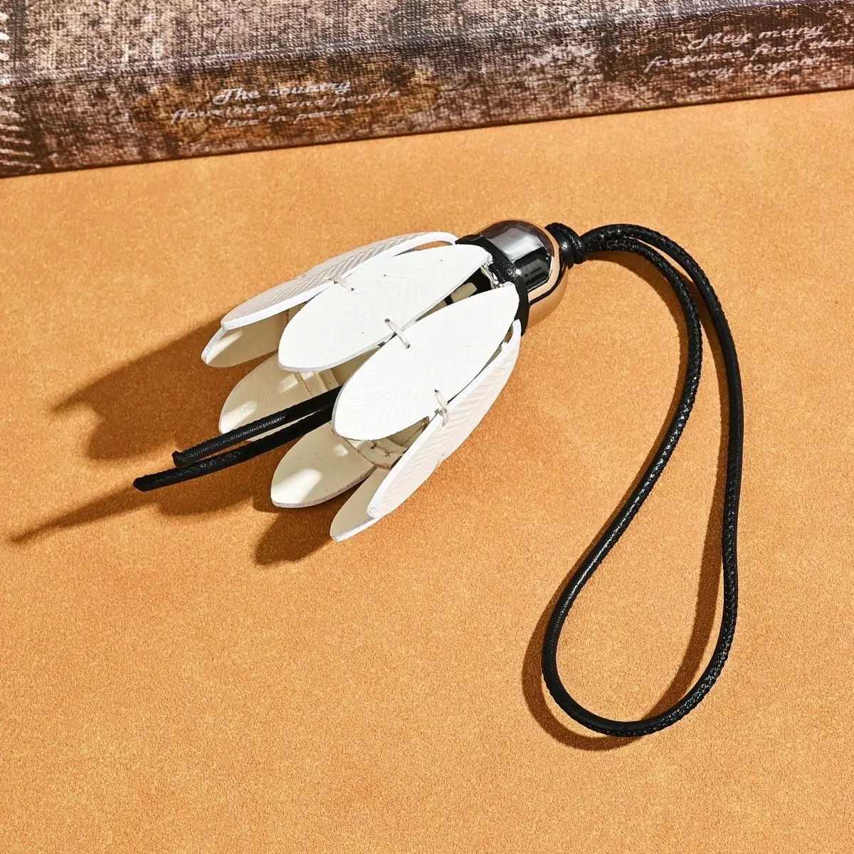 Luxury Badminton Leather Bag Charm White Keychain Bag Pendant Decoration High Luxury Girl Gift Bag Accessories J251121