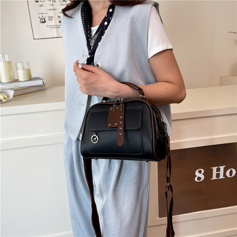 Retro Minimalist Style Women's Luxury Handbag Soft Leather Designer Bag Elegant Style Large Capacity Casual Crossbody Bag Women's Shoulder B