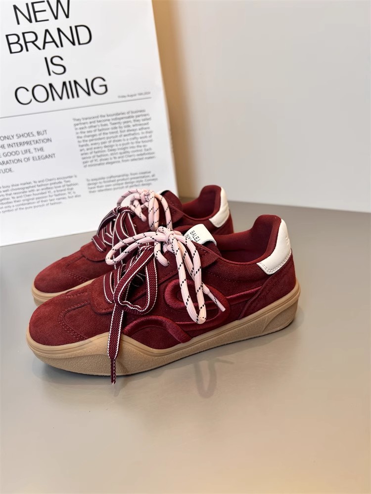 2025Niche design red German training shoes women's new fashion embroidered platform casual sports shoes in early spring