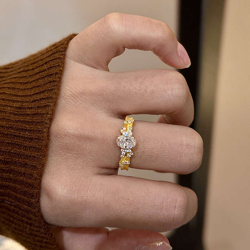 Sparkling Pigeon Egg Vintage Design Style Designer Starry Sky Point Diamond Brushed Elegant Ring