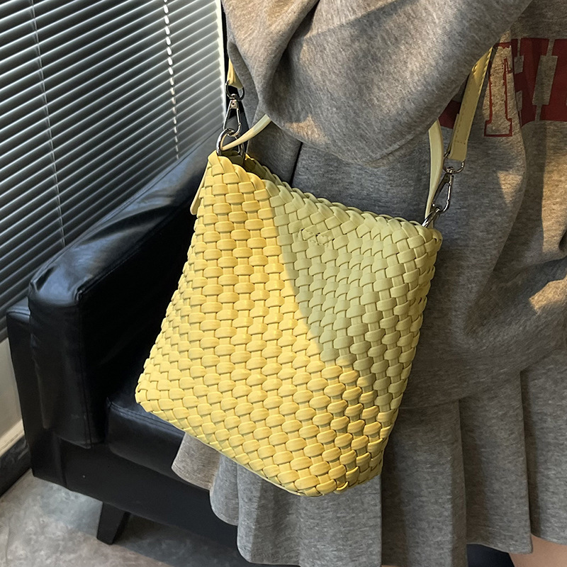 Luxury Brand Designer Bag Super Popular Niche Woven Bag For Women 2025 New Summer Versatile Crossbody Bag Fashion Super Popular Handbag Bucket Bag