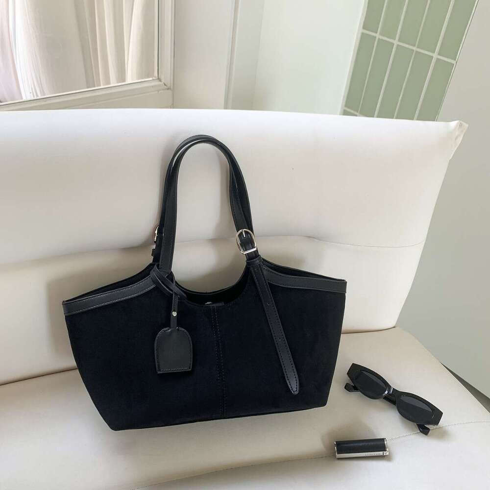 Autumn Winter Suede Creative PU Stitching Design Vegetable Basket Tote Large Capacity New Commuter Shoulder Bag For Women B5