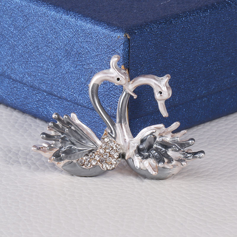 Designer brooch pin Butterfly Rose Brooch Luxury Fashion Creative Orchid Elegant Plum Blossom Brooch Jewelry Pin gift for women free shipping