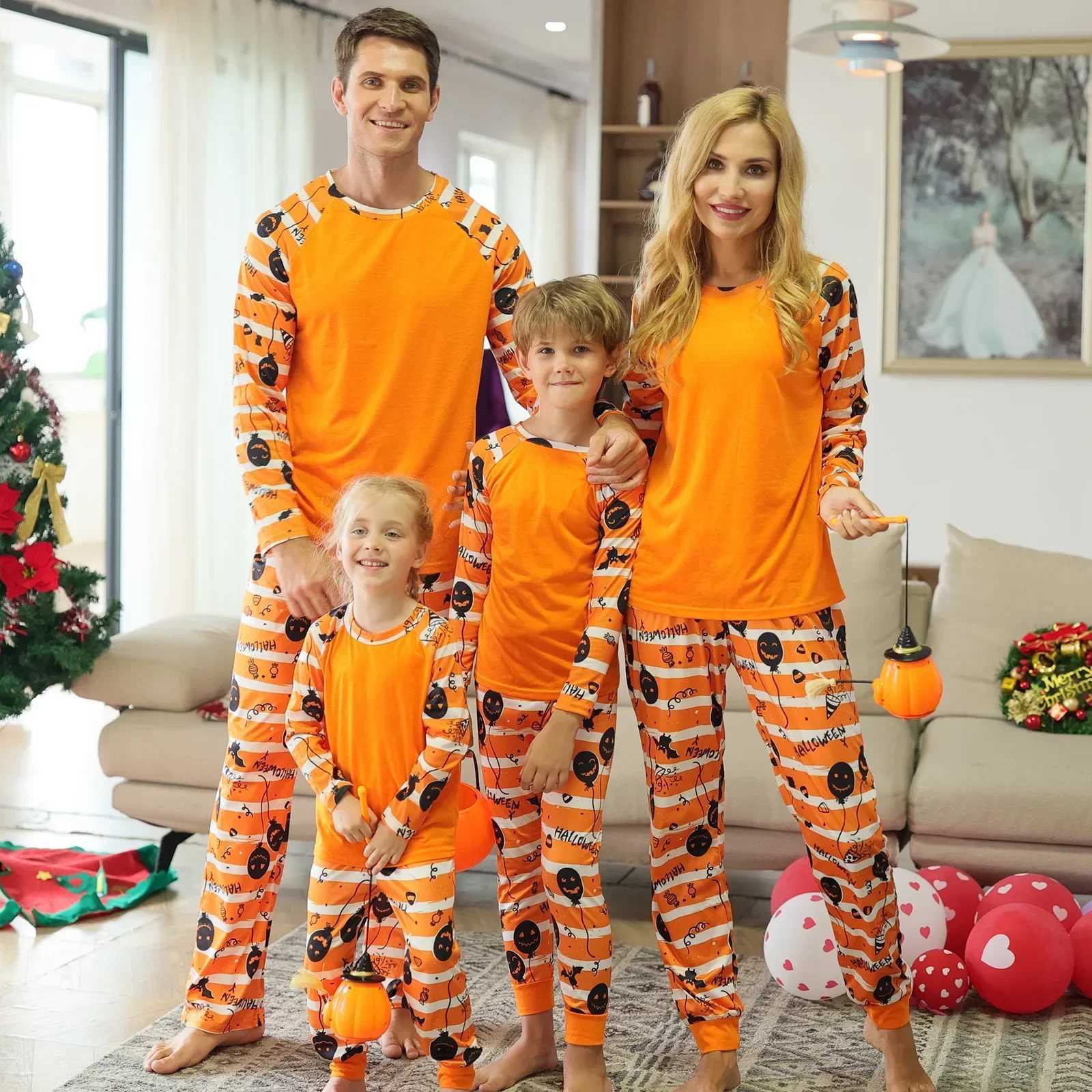 New Halloween Matching Outfits Pajamas Front Blank Parentchild Clothing Set Soft Cute 2 Pieces Suit Sleepwear Family Look L251021P4IM