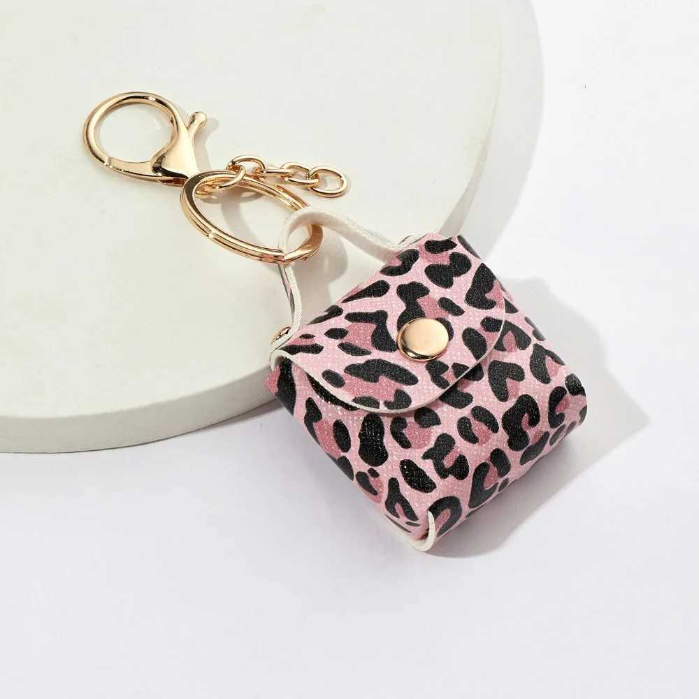 Kawaii Mini Keychain Cute Small Square Bag Keyring Candy Color Pendant Creative Backpack Hanger Car Decoration DIY Accessories W251021