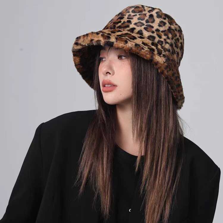 New Trendy Street Style Plush Hat for Women Autumn and Winter Fashion Leopard Print Fisherman Hat Versatile Bucket Hat H251020