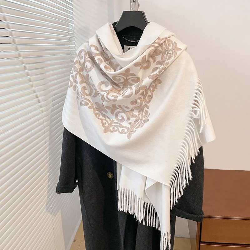 New Cashmere Blend Mujer Bufanda Scarf Warm Echarpes Embroider Flower Poncho CAPe Thick Warm Poncho Kerchief W251021