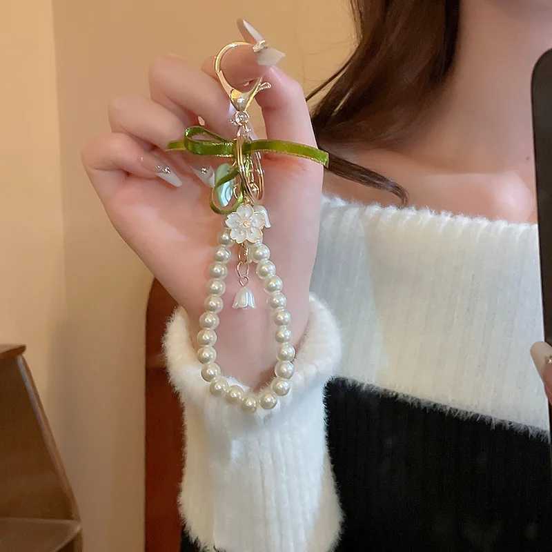 1pc Lily Of The Valley Flower Key Chain Valentines Day Gift Green Ladies Keychain PU Leather Car Key Chain Accessory Gift W251021