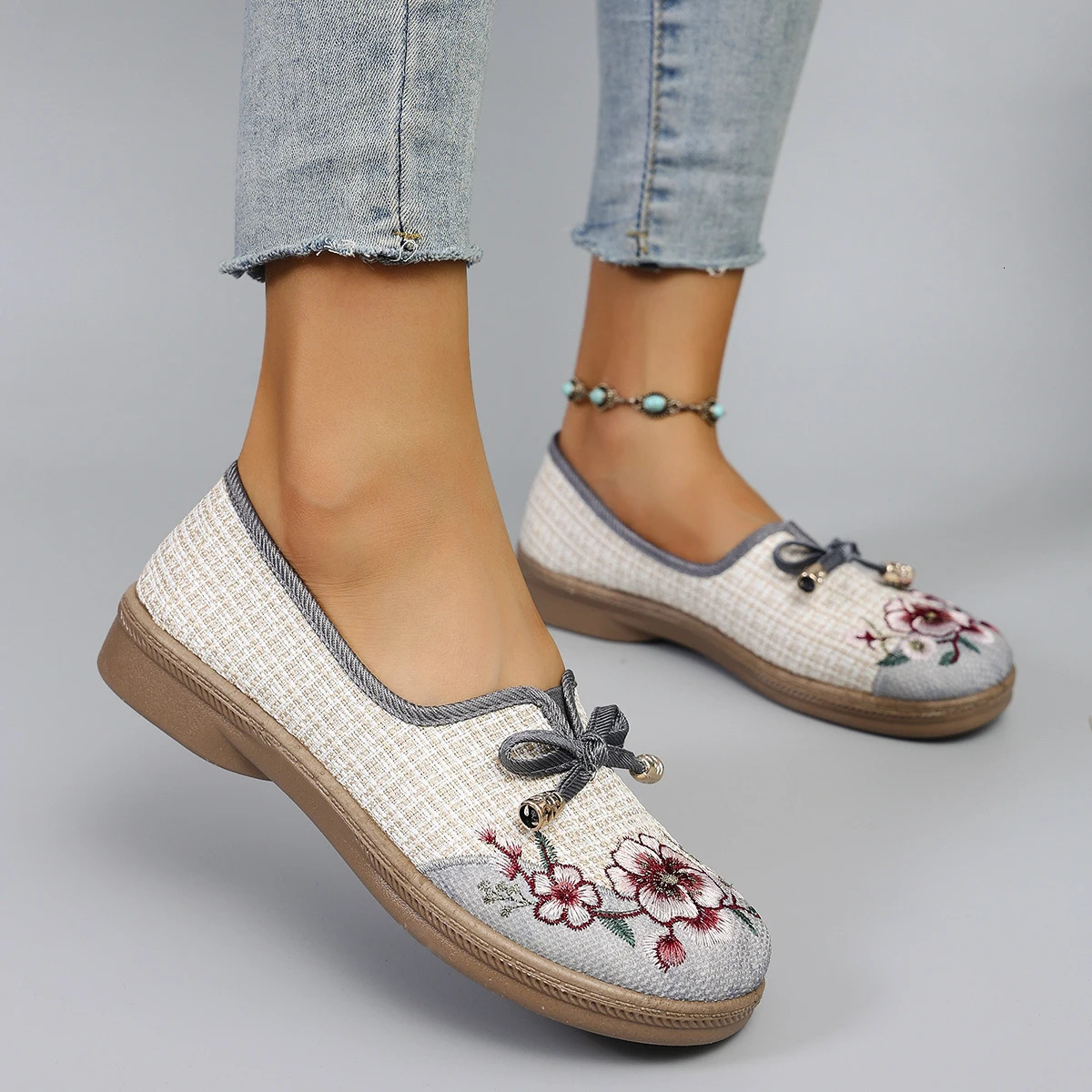Spring and Autumn Products Chinese style Womens Printed Breathable Simple Fashionable Lazy Shoes One Step Flat Shoe 251011