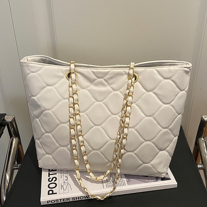 Luxury Ladies Handbag Leather Versatile Black Candy Color Large Medium Zipper Chain Travel Adjustable Strap Multiple Compartments Tote Bag