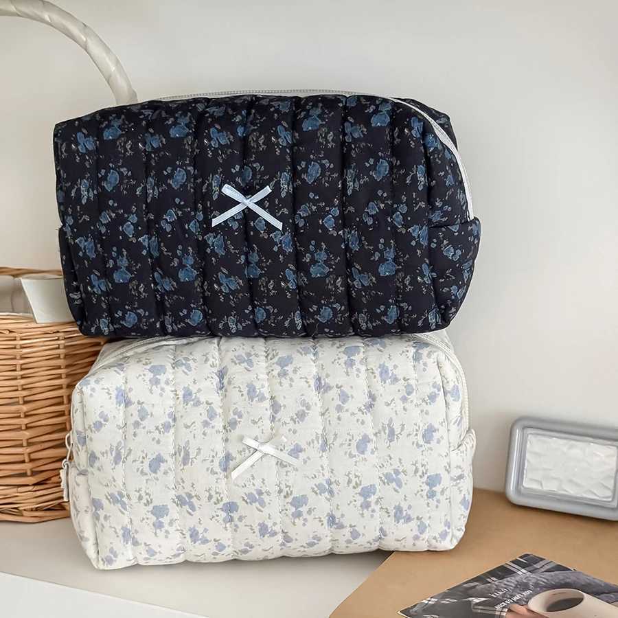 Storage Organizer Floral Puffy Quilted Makeup Bag Printed Cosmetic Pouch Large Travel Cosmetic Bag Make up AestheticW251021
