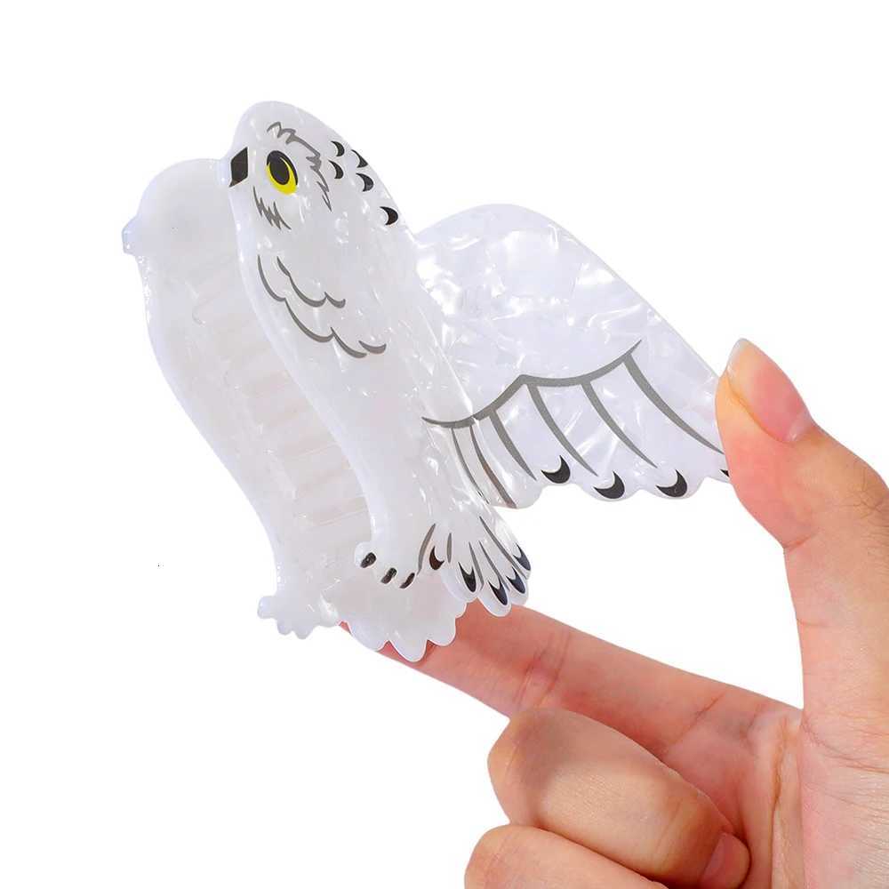 White owlshaped hair claw clip a cute and multifunctional hair accessory clawW254021