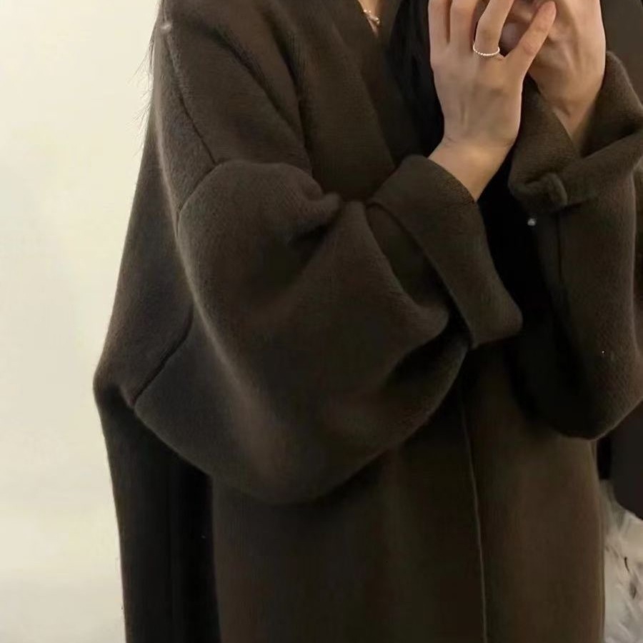 Autumn and winter new women's slim fit knitted cardigan designer elegant and fashionable loose jacket long sleeved jacket