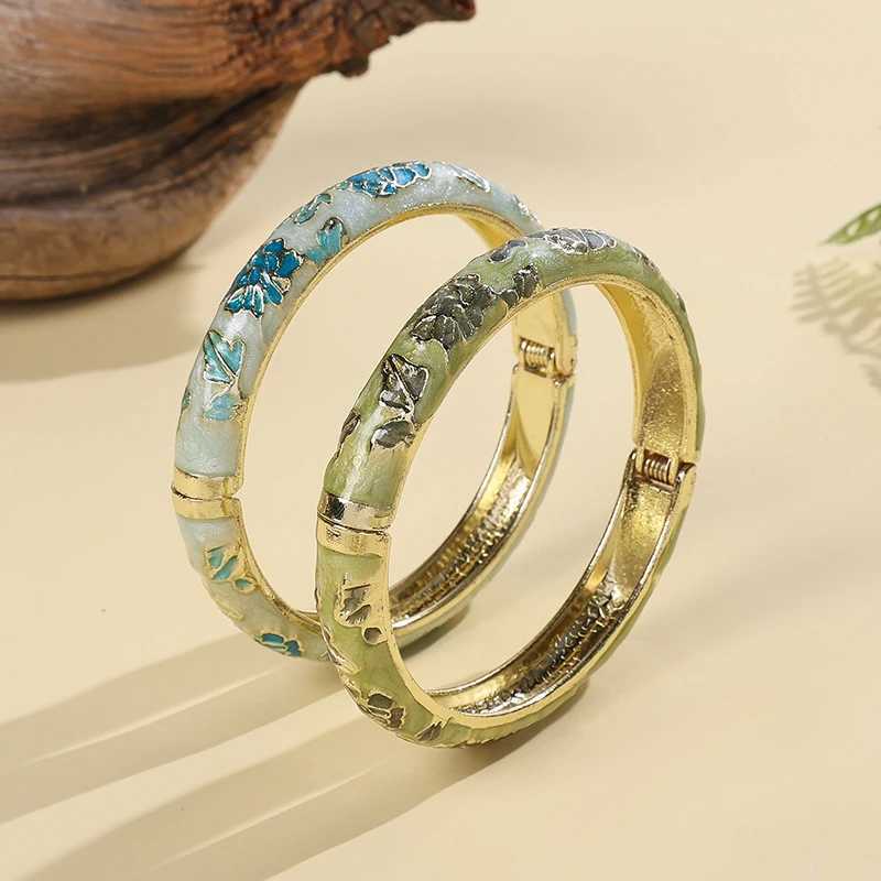 FTCY Vintage Enameled Bracelets For Women Flower Gold Color Cloisonne Bangles Elegant Womens Jewelry Gifts J251021