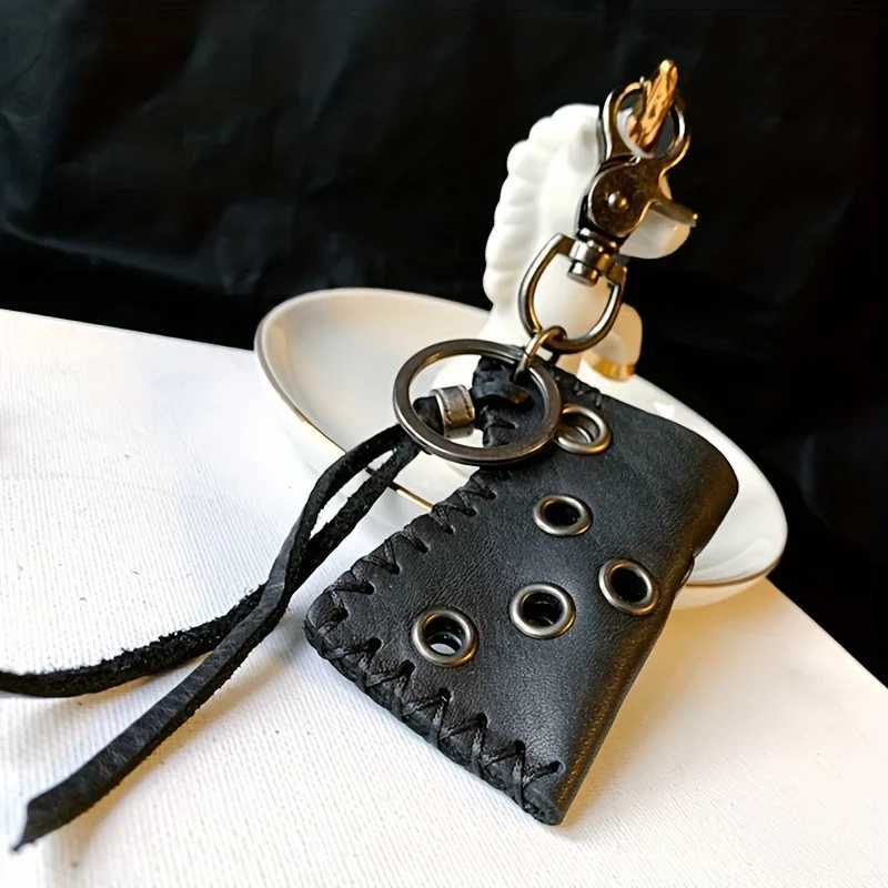 1pc Retro Handmade Soft Cowhide Lighter Leather Case Design Keychain for Men Mens Storage Key Chain W251021