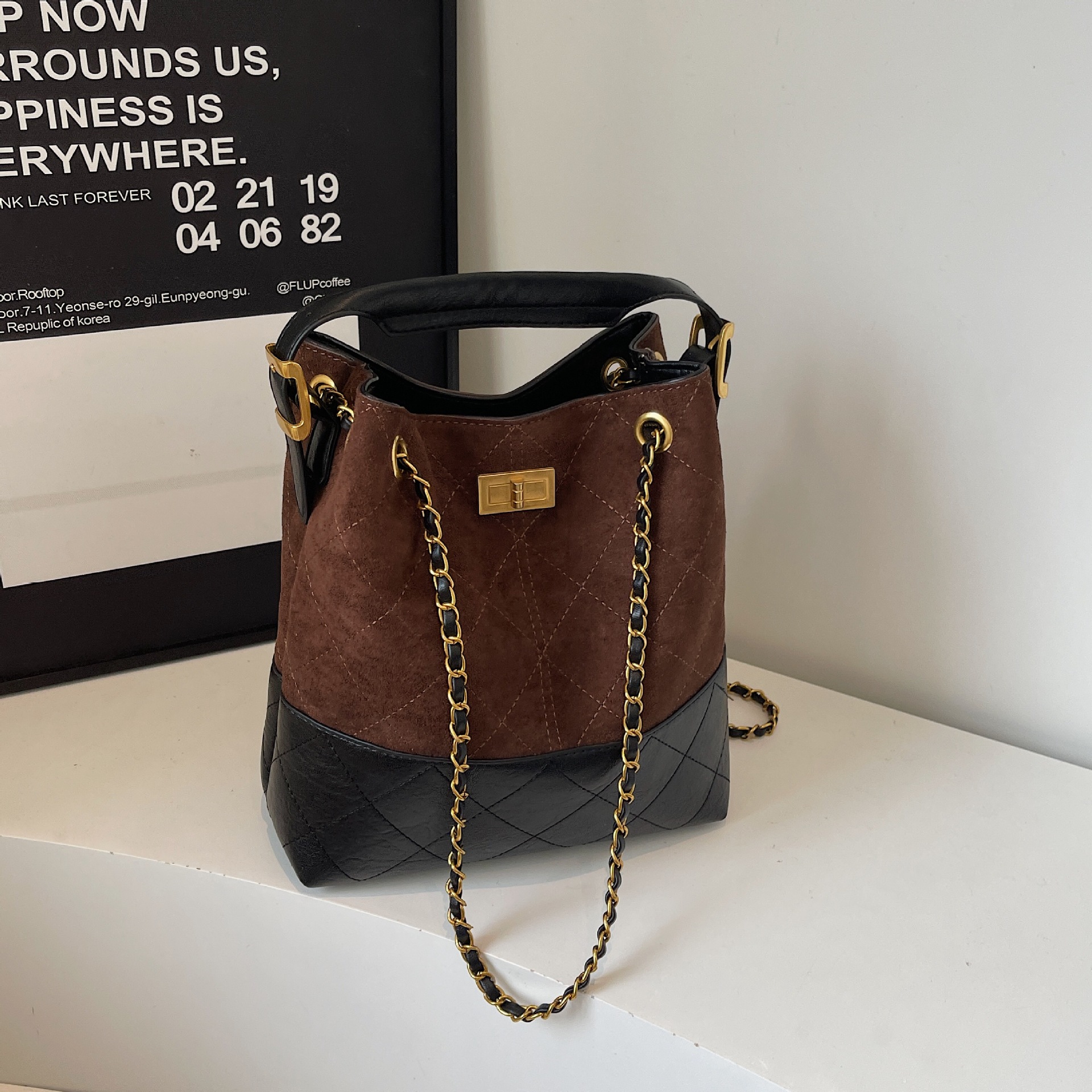 Designer bag 2025 new trendy diamond grid suede chain bag with contrasting colors fashionable and casual water bucket bag for women black red coffee b