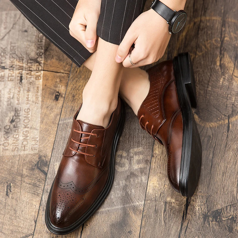 Fashion Men Oxfords High Quality Split Leather Mens Dress Shoes Driving Shoes Brogue Lace Up Mens Casual Shoes 251021