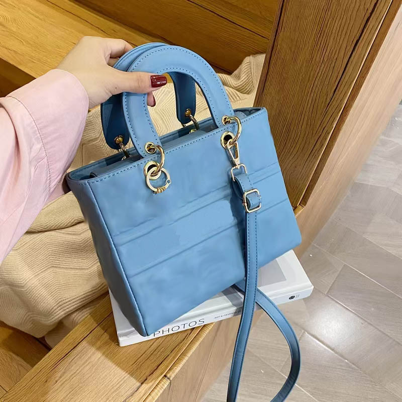 Designer bag makeup bag Luxury Bag Embossed pattern Signature Letter Tote Bag - Korean Style Purse for Women Fashion Day-to-Night Handbag crossbody bag Shoulder Bag