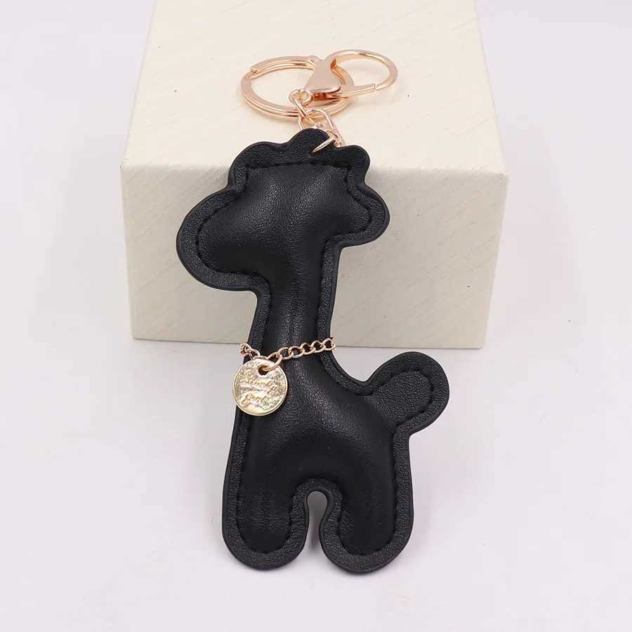 Fashion Leather Giraffe Keychain Cute Animal Pendant Women Couple Car Backpack Key Chain Charm Jewelry Gift W251021