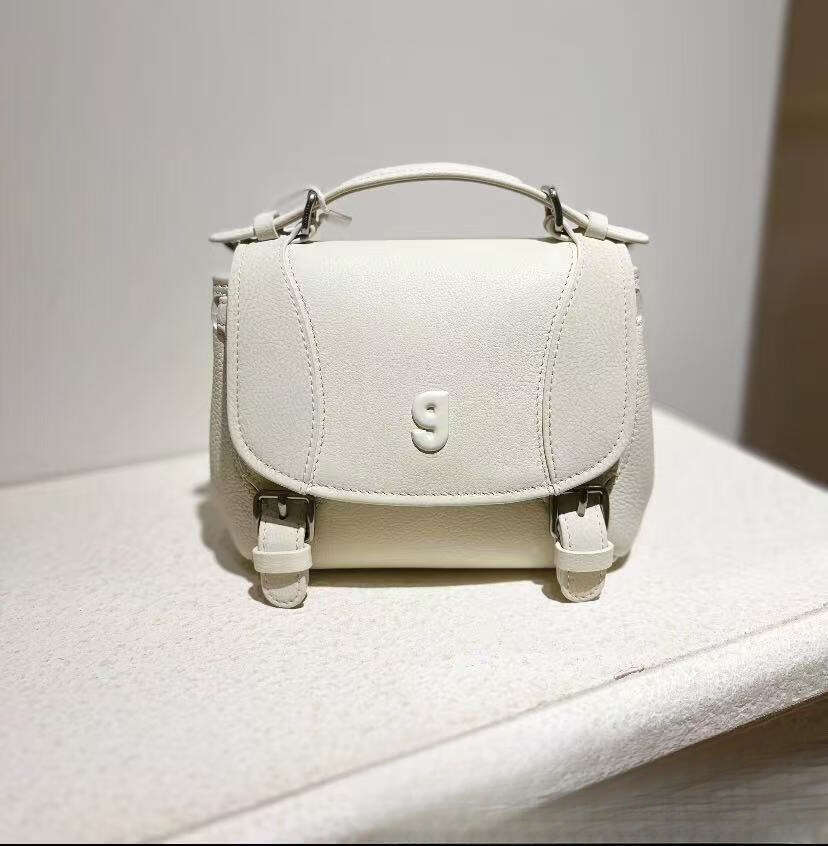 GIGI Guliang Jiji New Single Baseball Messenger Small Suede Handbag Double Shoulder Women S Crossbody Bag High Quality