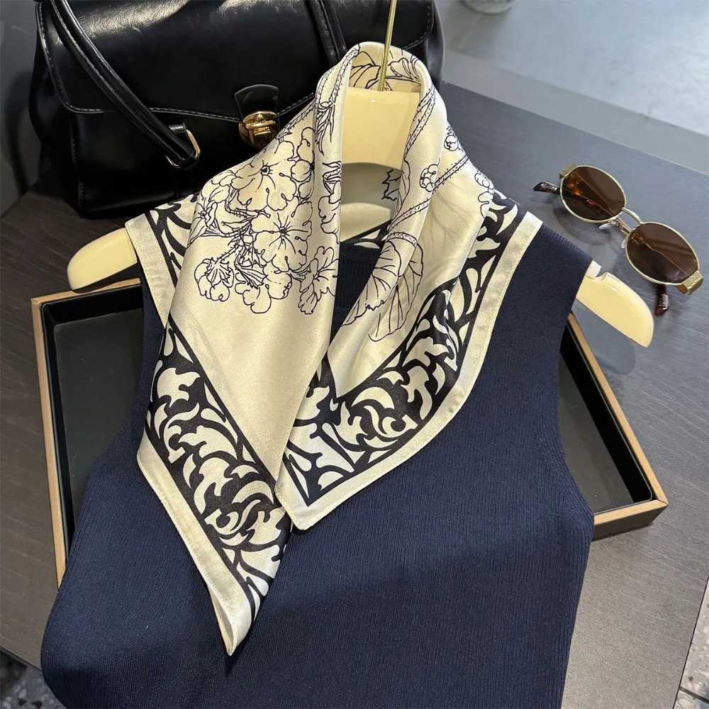 53cm Real Silk Nature Scarf Wen Neckerchi Foard Bandana Small Haiands Fashion Floral Neck Ties for Off Lady NewW251021