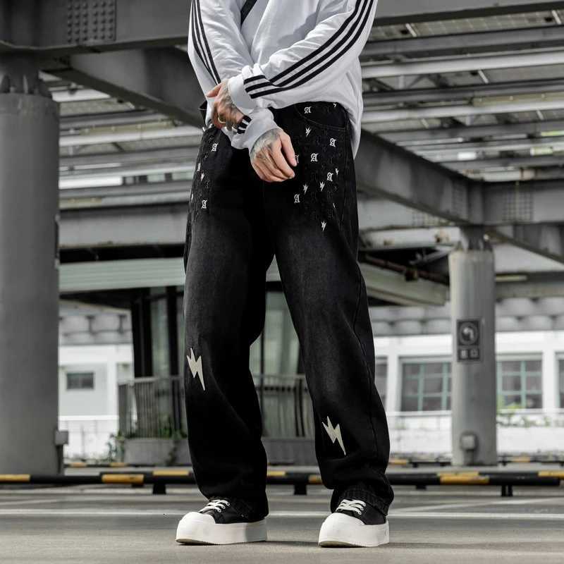 YY18051 New American high street fashion brand loose straight tube lightning embroidery craft washed denim jeans for men W251021