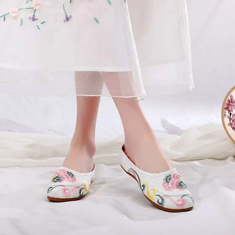 Veowalk Women Jacquard Fabric Slippers Mules All Seasons Vegan Ladies Comfortable Slide Flat Shoes Chinese Embroidery 251011