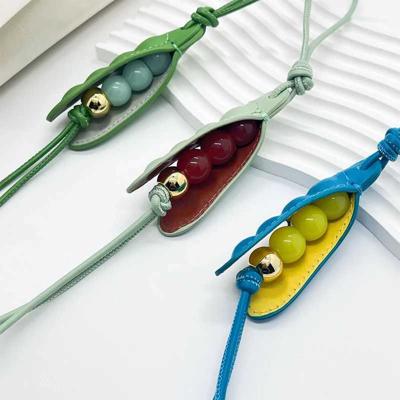 Handmade Pea Pod Cow Leather Bag Charm Green Keychain Backpack Highend Quality Exquisite Workmanship Beads Bag Accessories J251121
