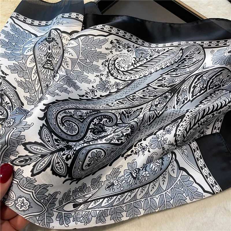Vintage Paisley Printed Bandana Scarf Lightweight Soft Satin Stylish Versatile Neck Scarf For Women Hairbands Headscarf W251021