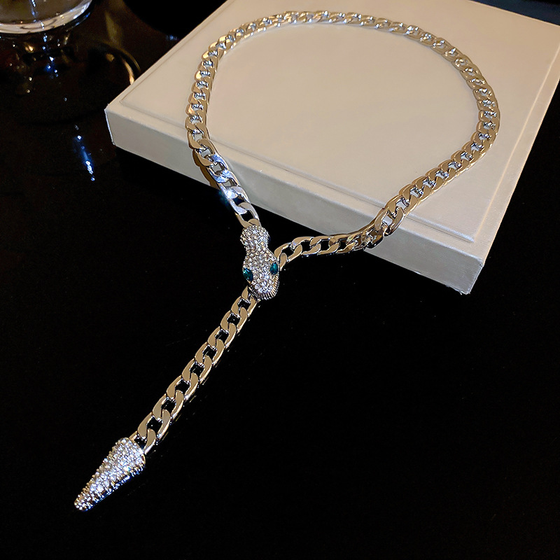 Exaggerated Rhinestone Necklace Personality Creative Minimalist Clavicle Elegant Heavy Craft High-end Sweater Chain - view 7