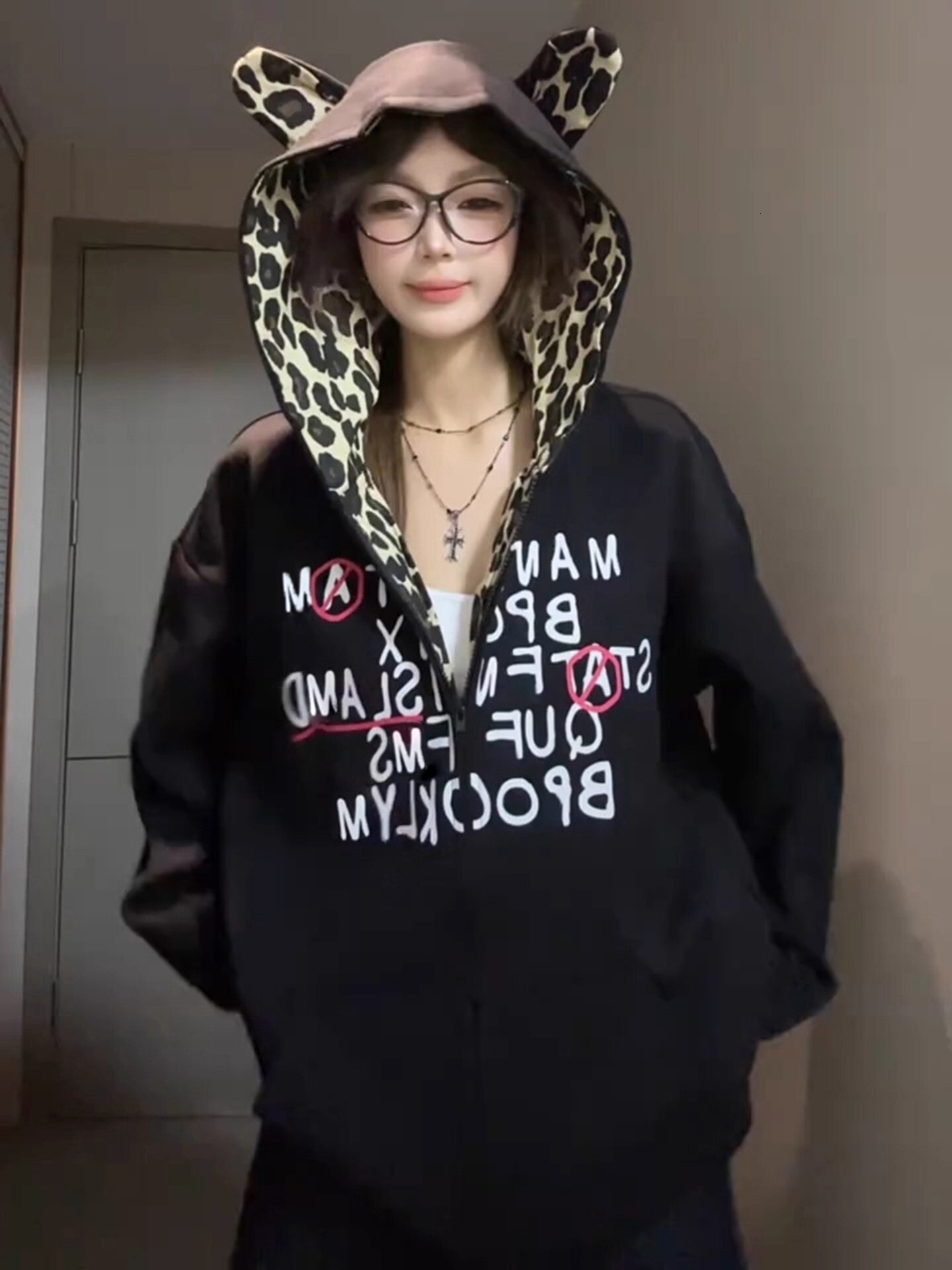 2025 American retro leopard print earrings hooded sweatshirt couple designer pants loose design sense autumn and winter new cardigan jacket autumn