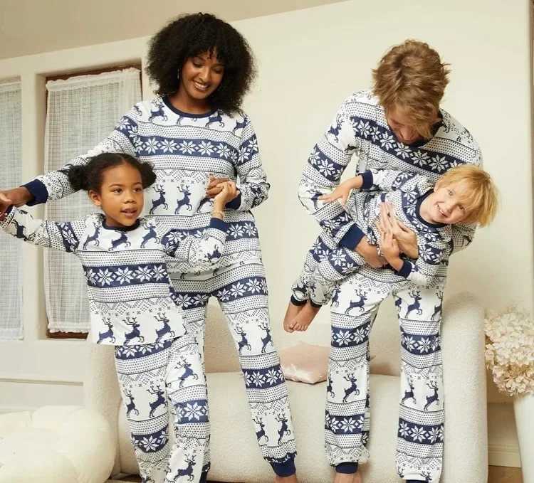 Merry Xmas Family Matching Pajamas Set All Elk Print Mother Father Kids Christmas Clothing Sets Soft Loose Pyjamas Holiday Look L251021JIHY