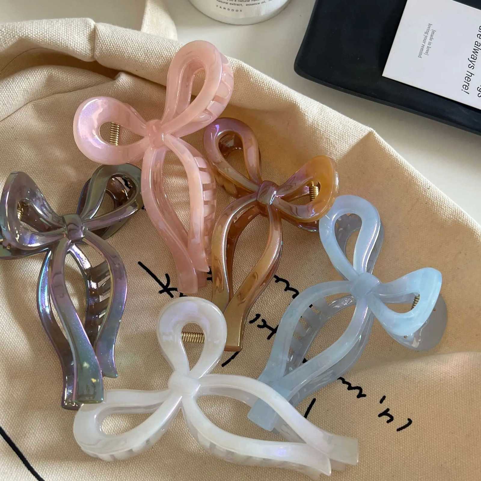 Wholesale Ins Hot Sale Fashion Geometry Bowknot Hollow Hair Clip Simple Jelly Colorful Plastic Shark Clip Hair AccessoriesW254021